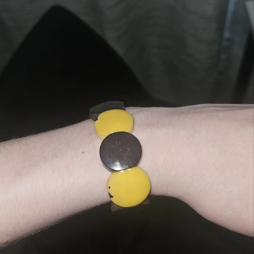 Yellow/green & black circles ⚫️ stretchy elastic bracelet